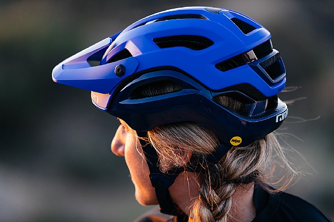 Giro Manifest Spherical MIPS MTB Helmet 