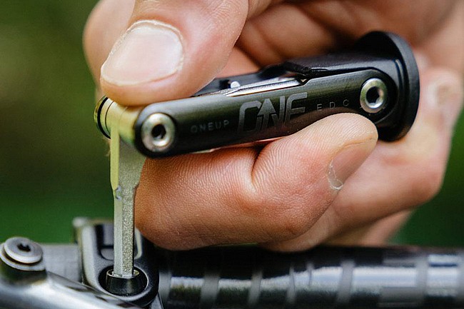 OneUp Components EDC Lite Carrier Tool 