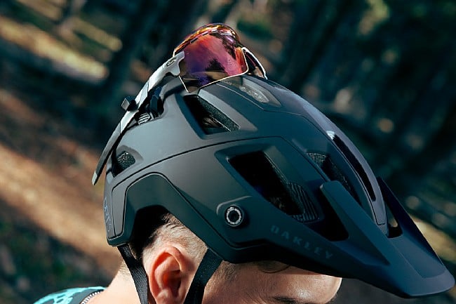 Oakley DRT5 Maven MIPS MTB Helmet (2023) 