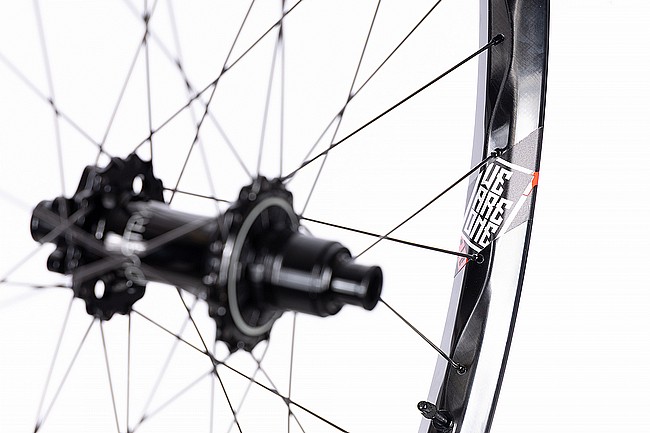 We Are One Triad i9 Hydra2 29" Carbon MTB Wheelset 