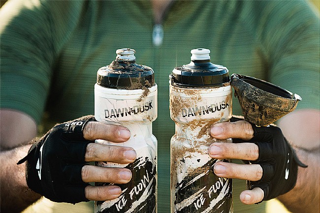 Dawn To Dusk Ice Flow Bottle with Dirt Mask 