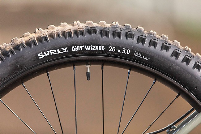 Surly Dirt Wizard 26 x 3.0 Inch MTB Tire Surly Dirt Wizard 26 x 3.0 Inch MTB Tire